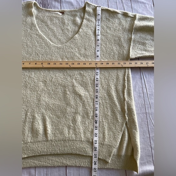 Free People Oversized Sweater Women’s S Marzipan Ivory V Neck Pullover Boho Soft - Picture 13 of 14